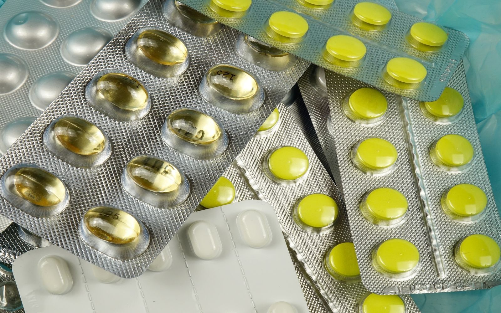 Российские учёные разработали модель искусственного интеллекта, которая поможет проверять лекарственные препараты на&nbsp;совместимость